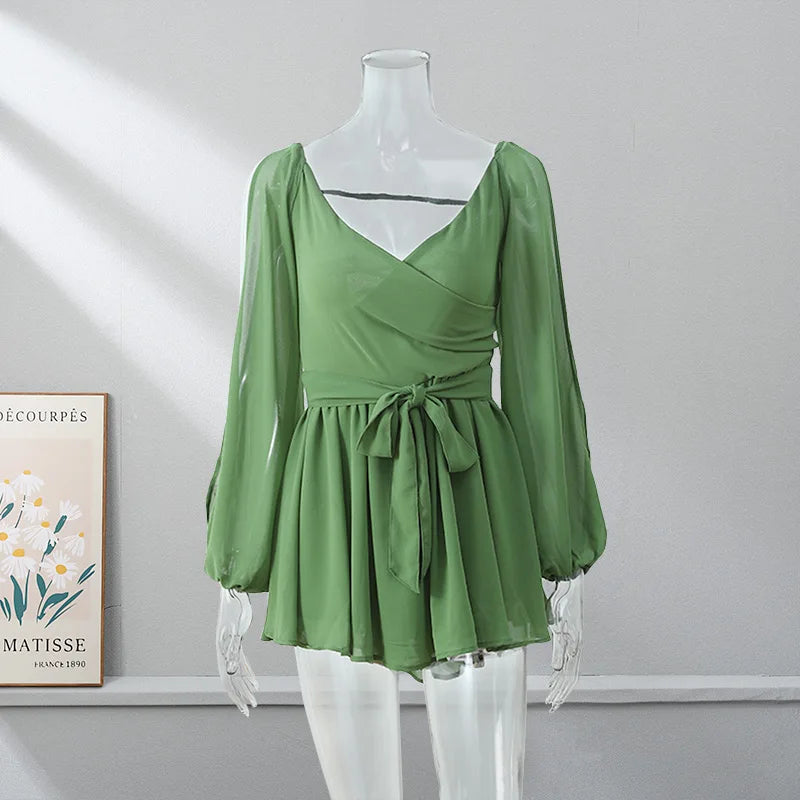 Minivestido plisado verde sexi para mujer, vestidos elegantes con cuello en V y manga larga divididos, vestidos acampanados de verano 2025, batas lisas con cordones y espalda descubierta para mujer