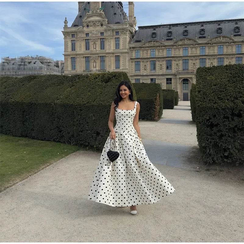 Vestido de fiesta elegante de lunares y cintura alta, batas con tirantes y espalda descubierta a la moda con cuello cuadrado, batas para vacaciones femeninas de verano 2025