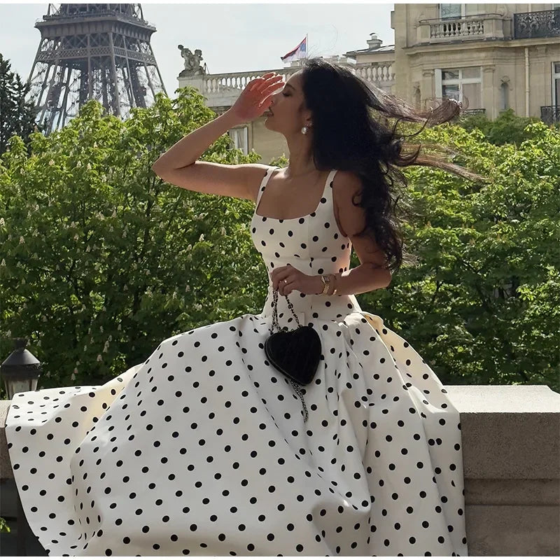 Vestido de fiesta elegante de lunares y cintura alta, batas con tirantes y espalda descubierta a la moda con cuello cuadrado, batas para vacaciones femeninas de verano 2025