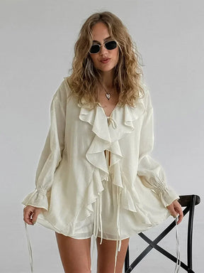 Blusa de encaje agárico blanco dulce para mujer, traje corto a la moda, manga larga, cuello en V, suelto, 2 piezas, ropa de viaje elegante para primavera 2025