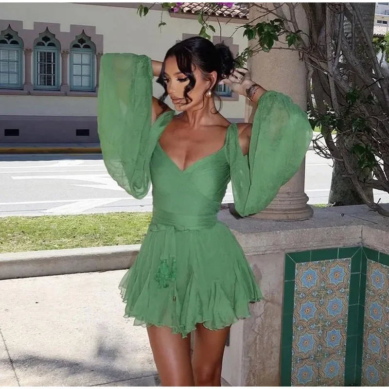 Minivestido plisado verde sexi para mujer, vestidos elegantes con cuello en V y manga larga divididos, vestidos acampanados de verano 2025, batas lisas con cordones y espalda descubierta para mujer