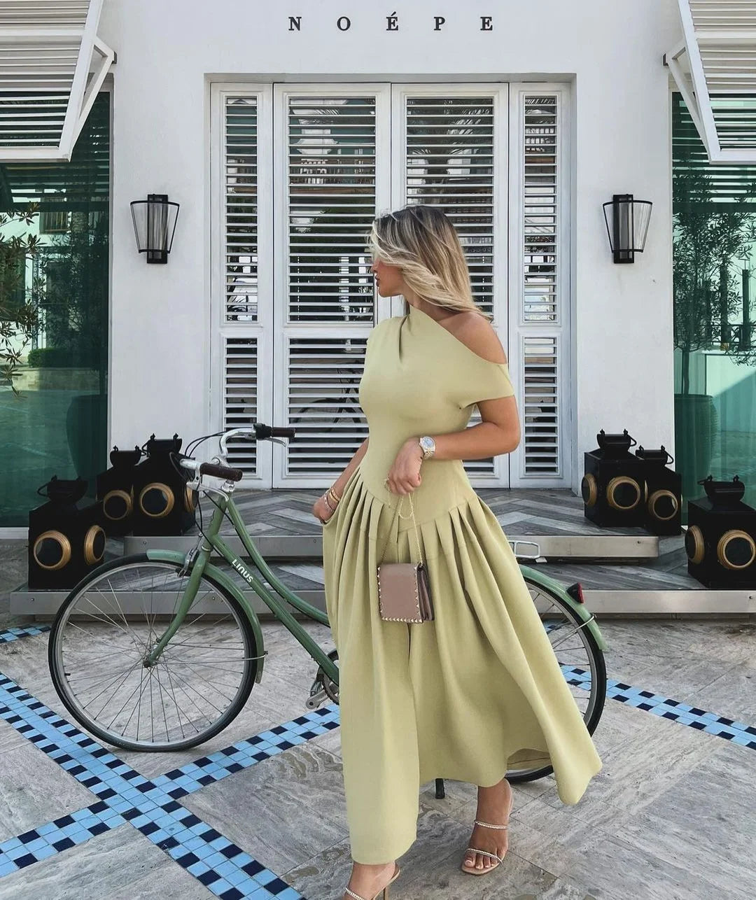 Vestido largo plisado de retales para mujer, vestido elegante negro con medio cuello alto, manga corta, vestidos de cintura alta, batas de calle para oficina